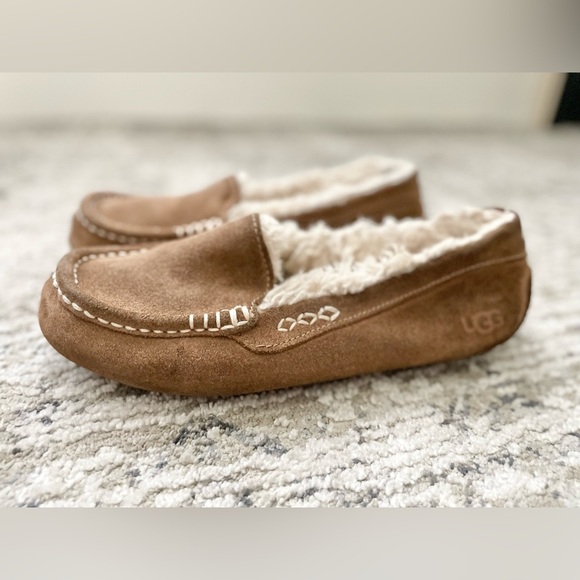 Ugg Ansley Moccasin Slipper Size 7 Brown Chestnut Brown - Picture 1 of 7
